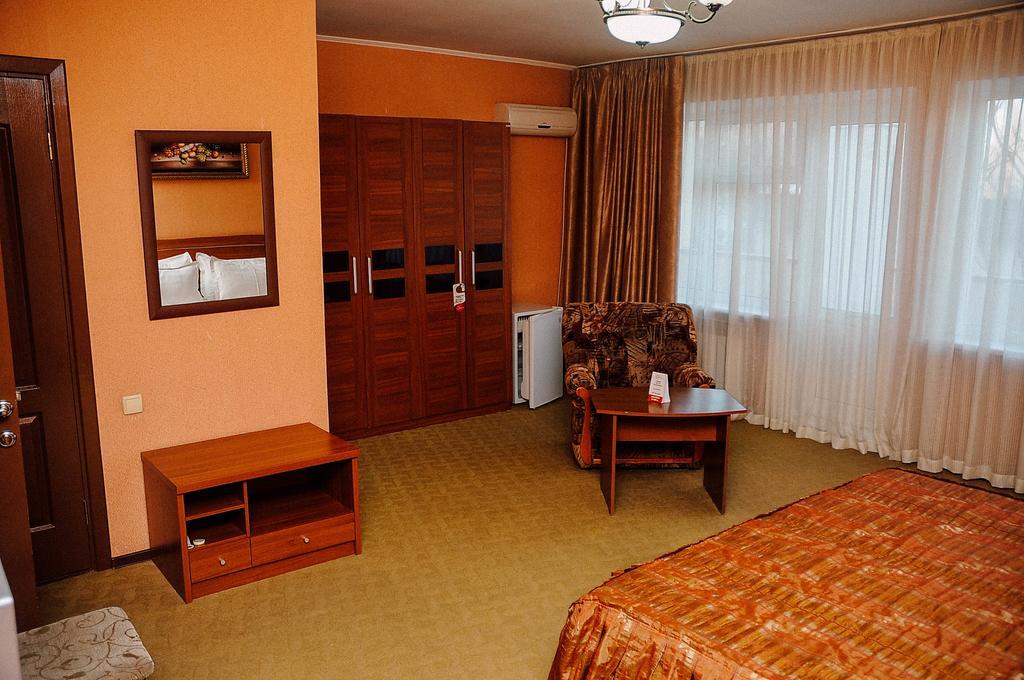 Dostyk Hotel Simkent Kültér fotó