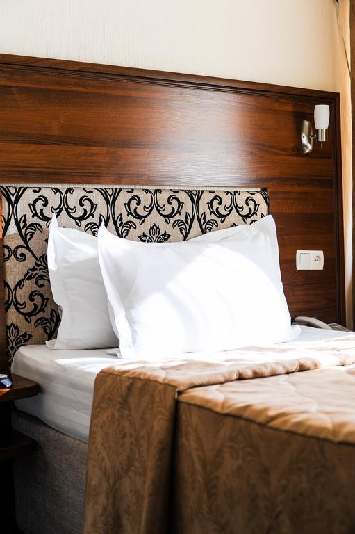 Dostyk Hotel Simkent Kültér fotó