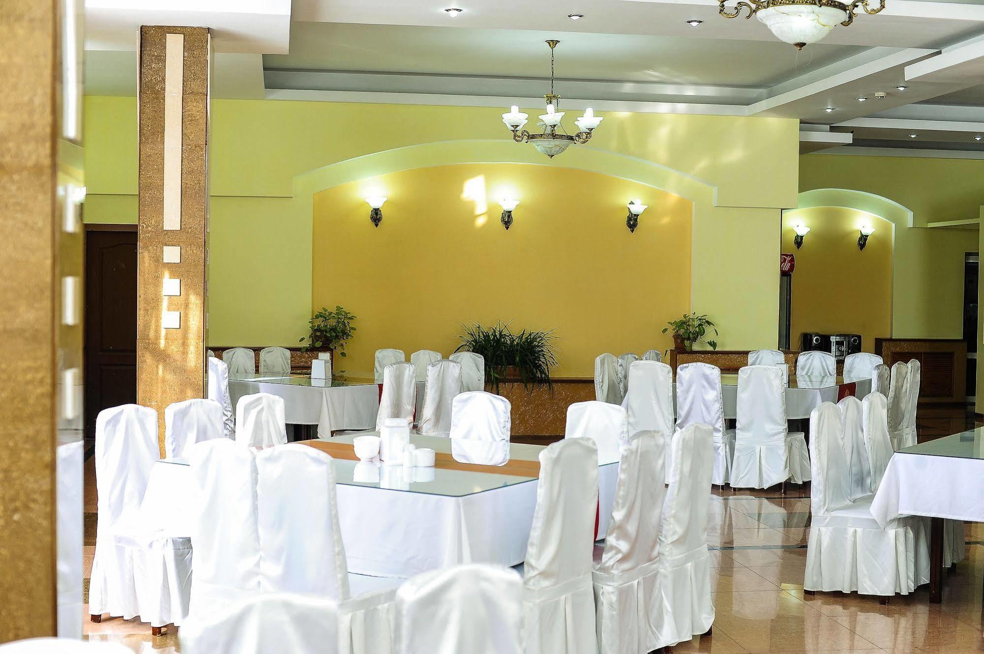 Dostyk Hotel Simkent Kültér fotó