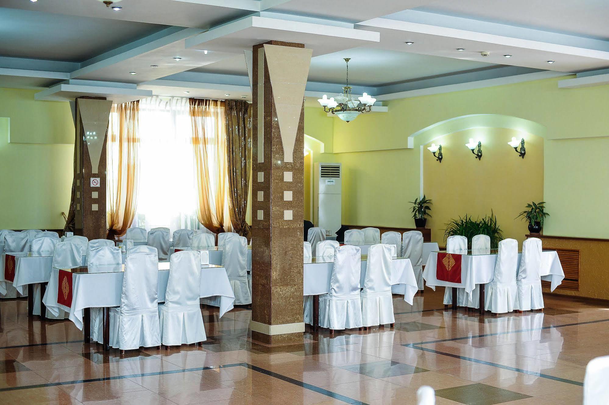 Dostyk Hotel Simkent Kültér fotó