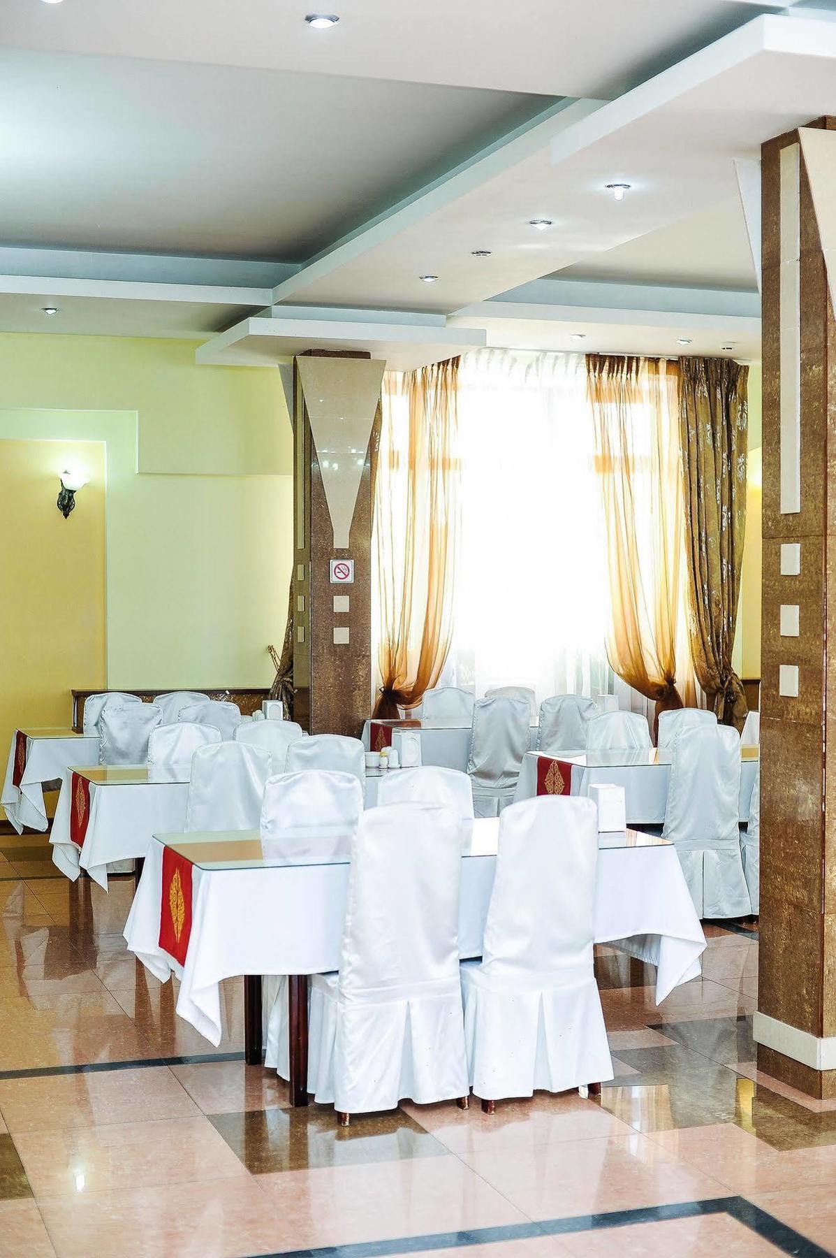 Dostyk Hotel Simkent Kültér fotó