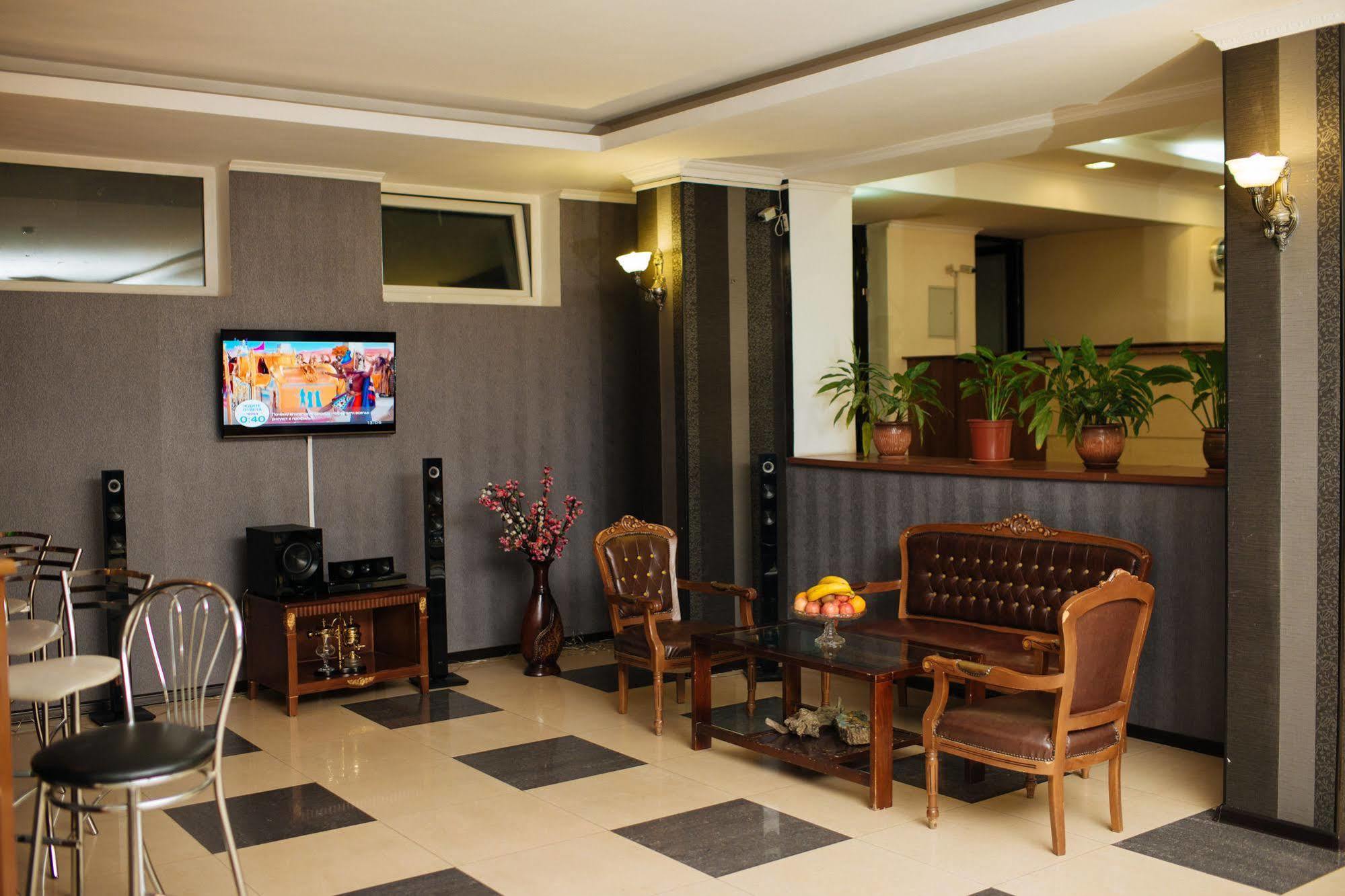 Dostyk Hotel Simkent Kültér fotó