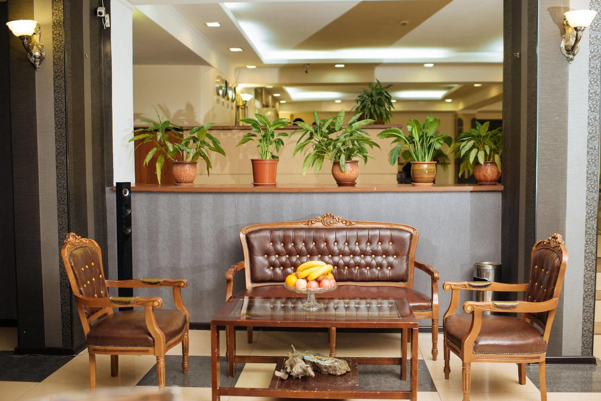 Dostyk Hotel Simkent Kültér fotó